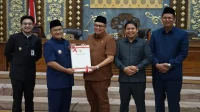 DPRD-Kota-Jambi-mengusulkan-program-seragam-sekolah-gratis-bagi